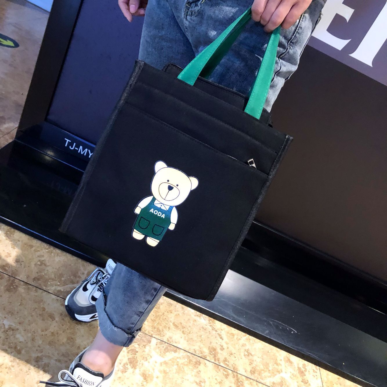 Canvas Cute Cartoon Bear Zipper Tuition Mummy Lunch Handbags