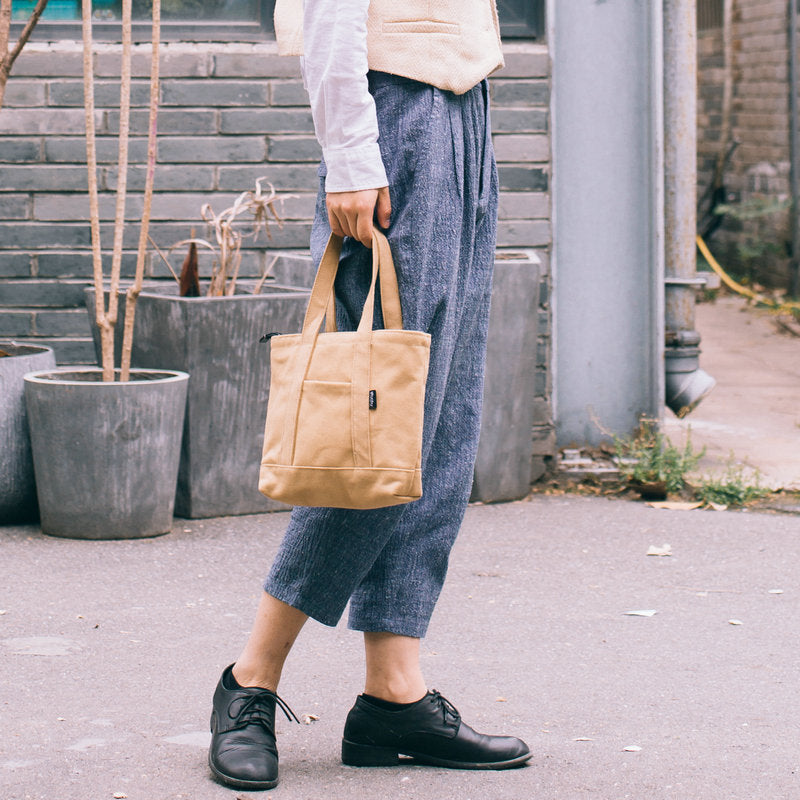 Women's Canvas Quality Personalized Simple Style Handbags