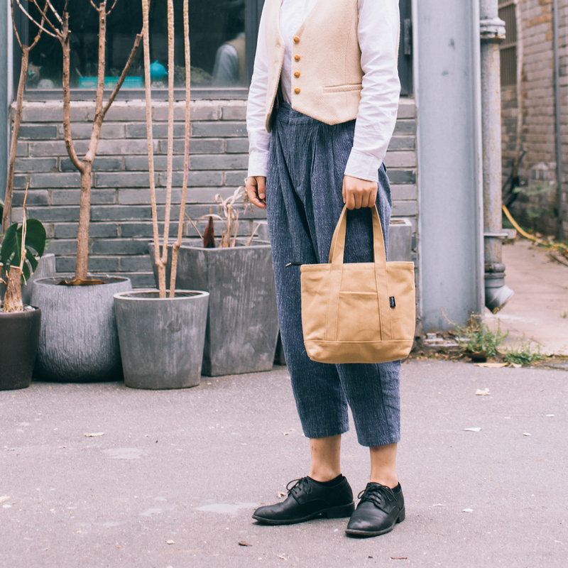 Women's Canvas Quality Personalized Simple Style Handbags