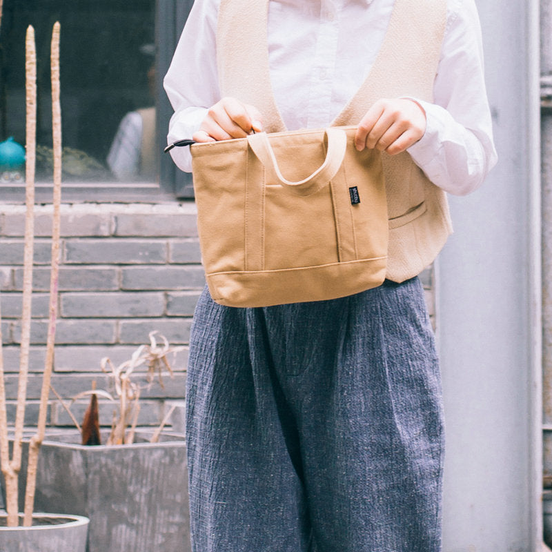 Women's Canvas Quality Personalized Simple Style Handbags