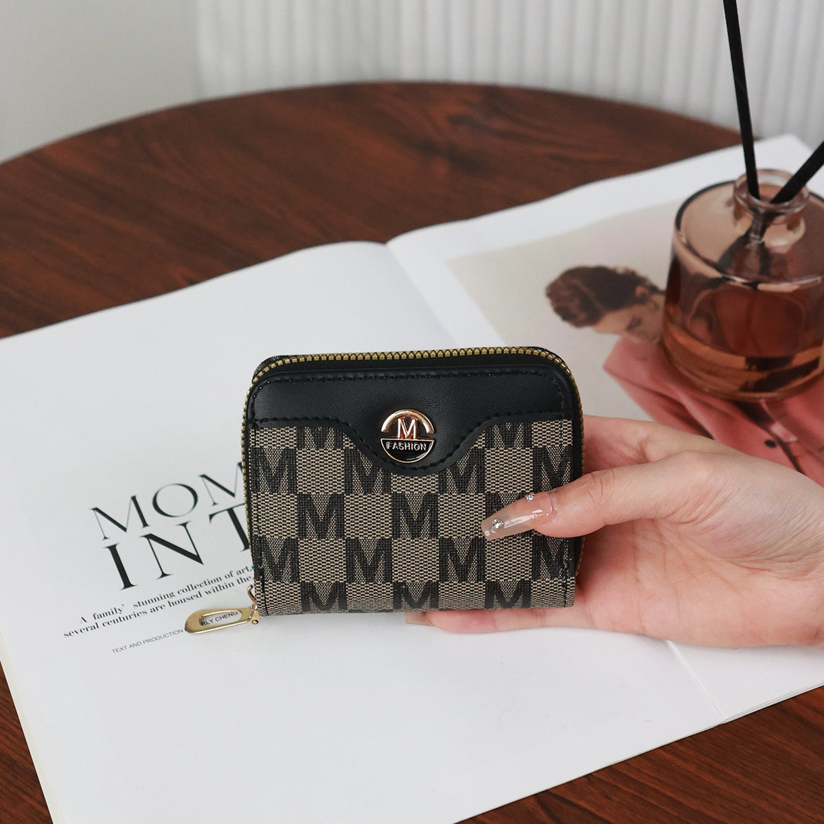 Casual Women's Short Zipper Simple Fashion Purses
