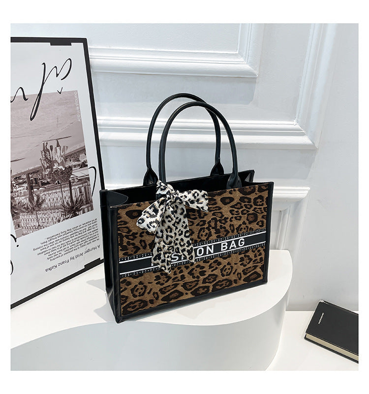 Women's Style Silk Scarf Bow Spring Large Capacity Fashion Leopard Print Women's Shoulder Bag