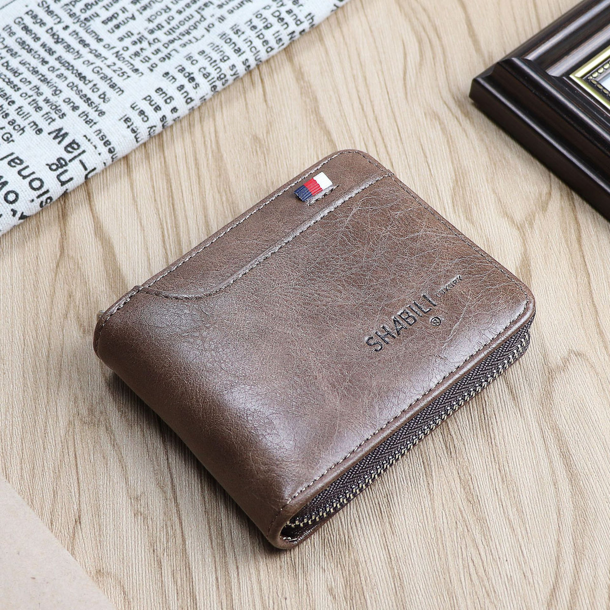 Men's Short Business Green Zipper Oil Wax Leather Men's Wallet