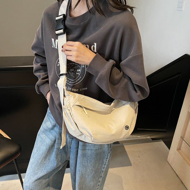 Women's Large Capacity Nylon Canvas Lightweight Leisure Dumpling Women's Messenger Bag