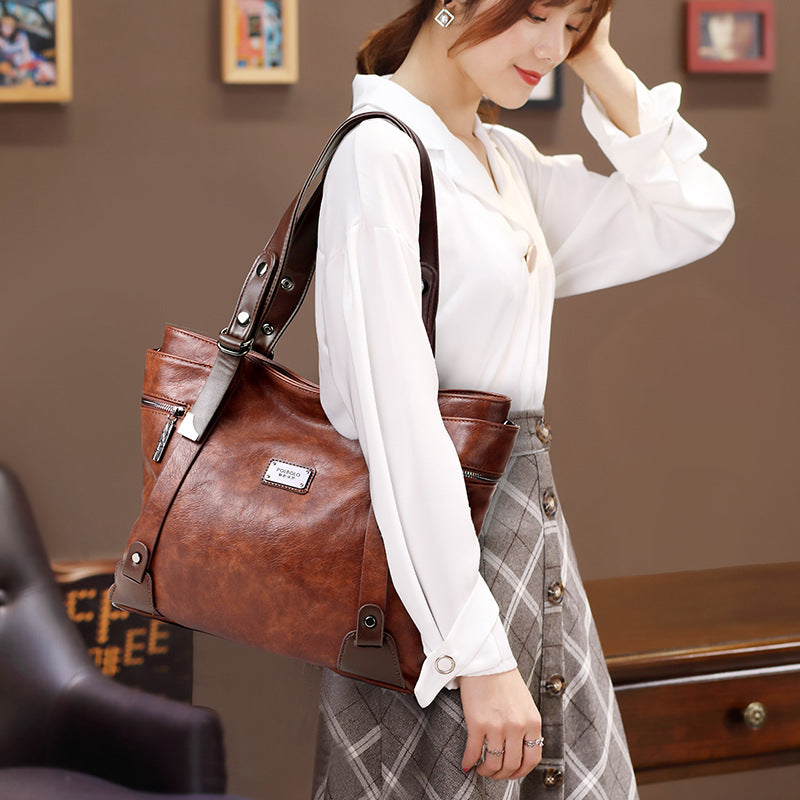 Women's Large Capacity Early Spring Simple Western Women's Messenger Bag