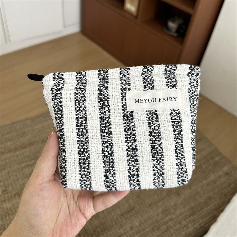 Women's Korean Style Idle Hand-held Check Pattern Woolen Simple Storage Bags