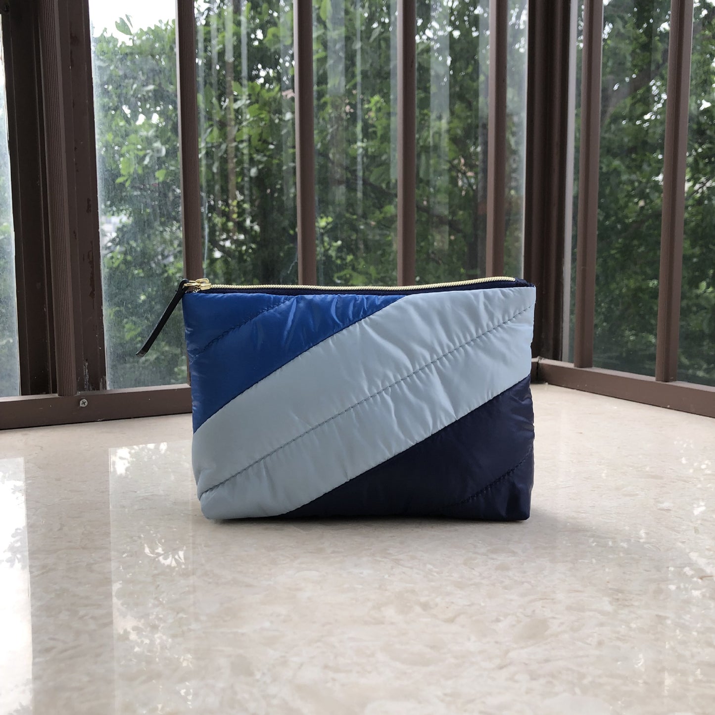 Light Down Space Cotton Hand Carrying Storage Large Capacity Cosmetic Bags