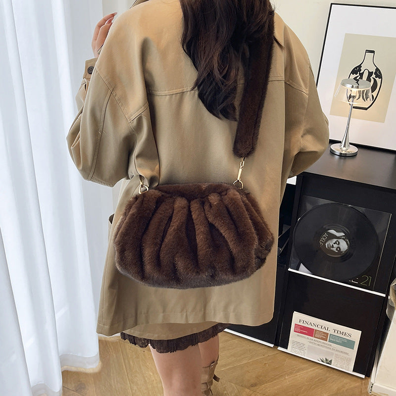 Women's Fashion Pleated Hand Carrying Plush Temperament Wild Popular One Shoulder Bags