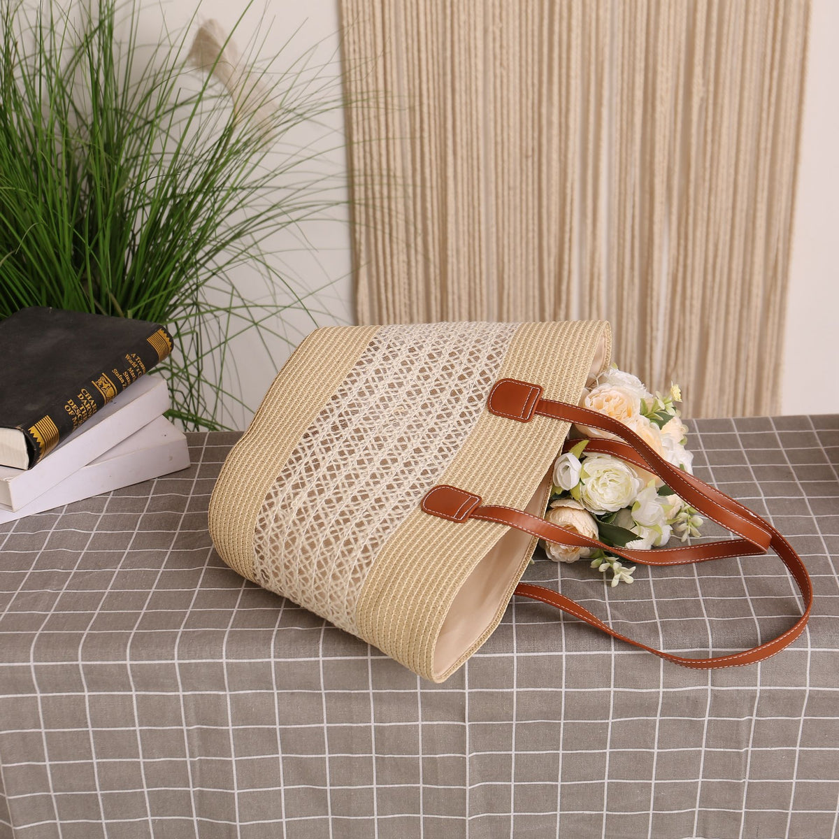 Source Discount Large Capacity Straw Woven Women's Shoulder Bag
