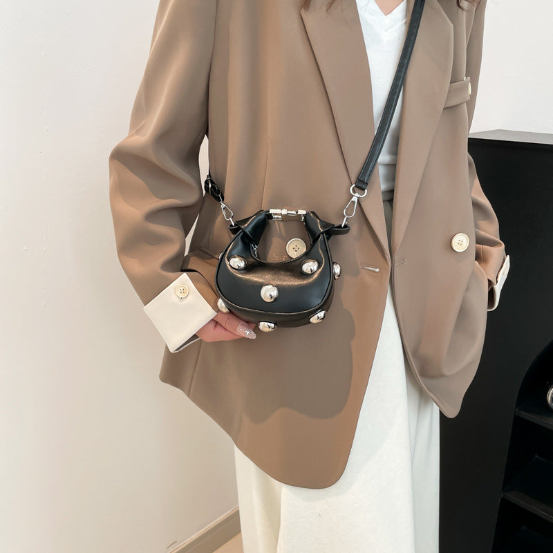 Women's Hot Style Rivet Simple Western Trend Women's Shoulder Bag