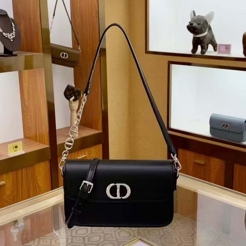 Women's Underarm Hand Holding Chain Fashion Trendy Light Small Square Bags