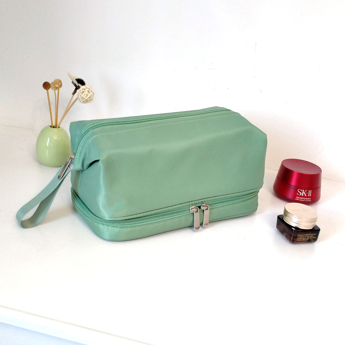 Dry Wet Separation Large Capacity Portable Cute High-grade Hand-held Super Makeup Bag