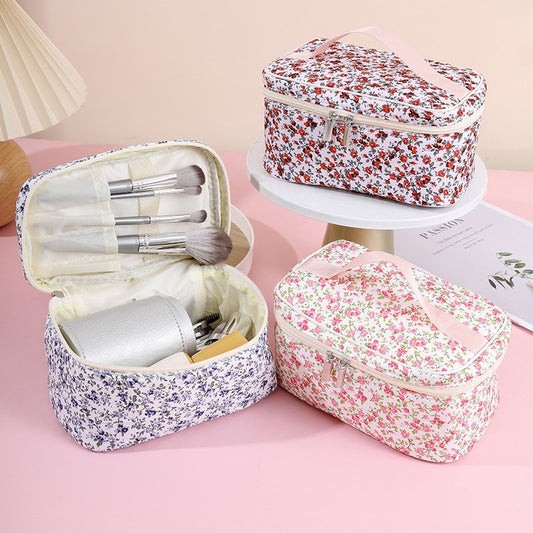 Large Capacity Wind Floral Portable Good-looking Cosmetic Bags