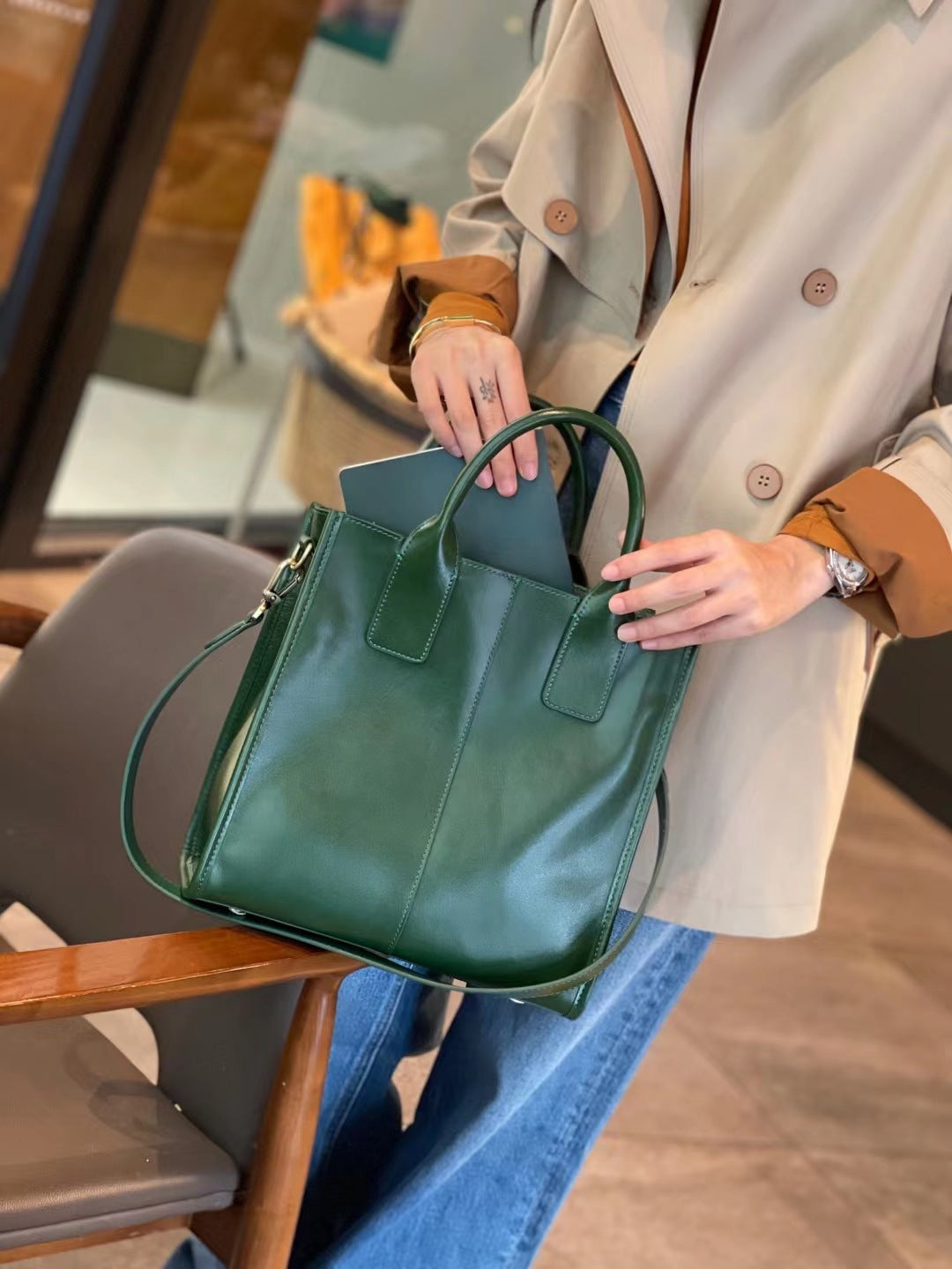 Women's Genuine Leather Fashionable Stylish Versatile Large Handbags