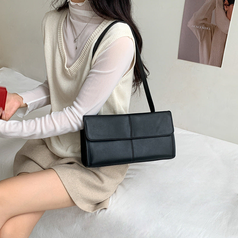Women's Style Retro Commuter Underarm Large Capacity Shoulder Bags