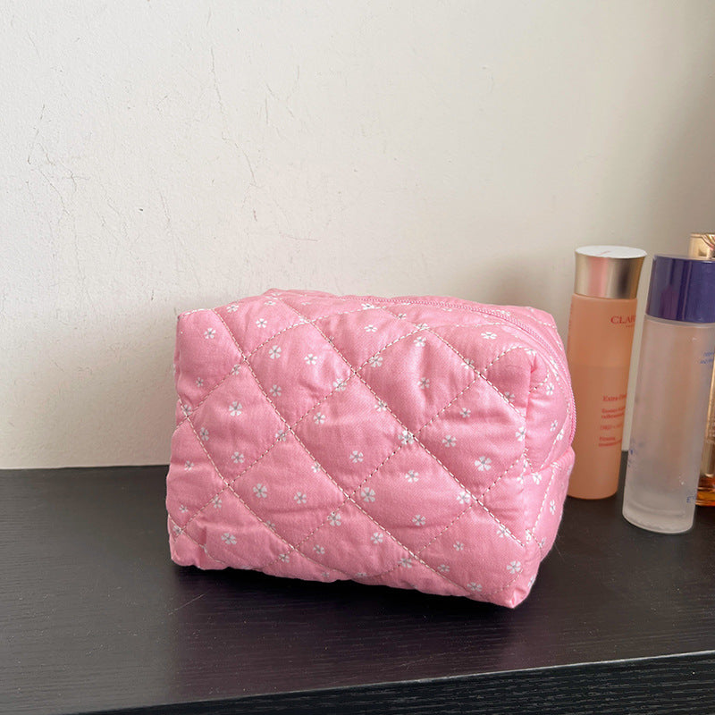 Broken Flower Cosmetics Storage Hand Holding Makeup Bag
