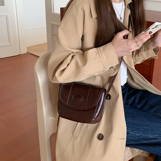 Women's Oil Wax Skin Saddle Niche Texture Fashion Crossbody Bags