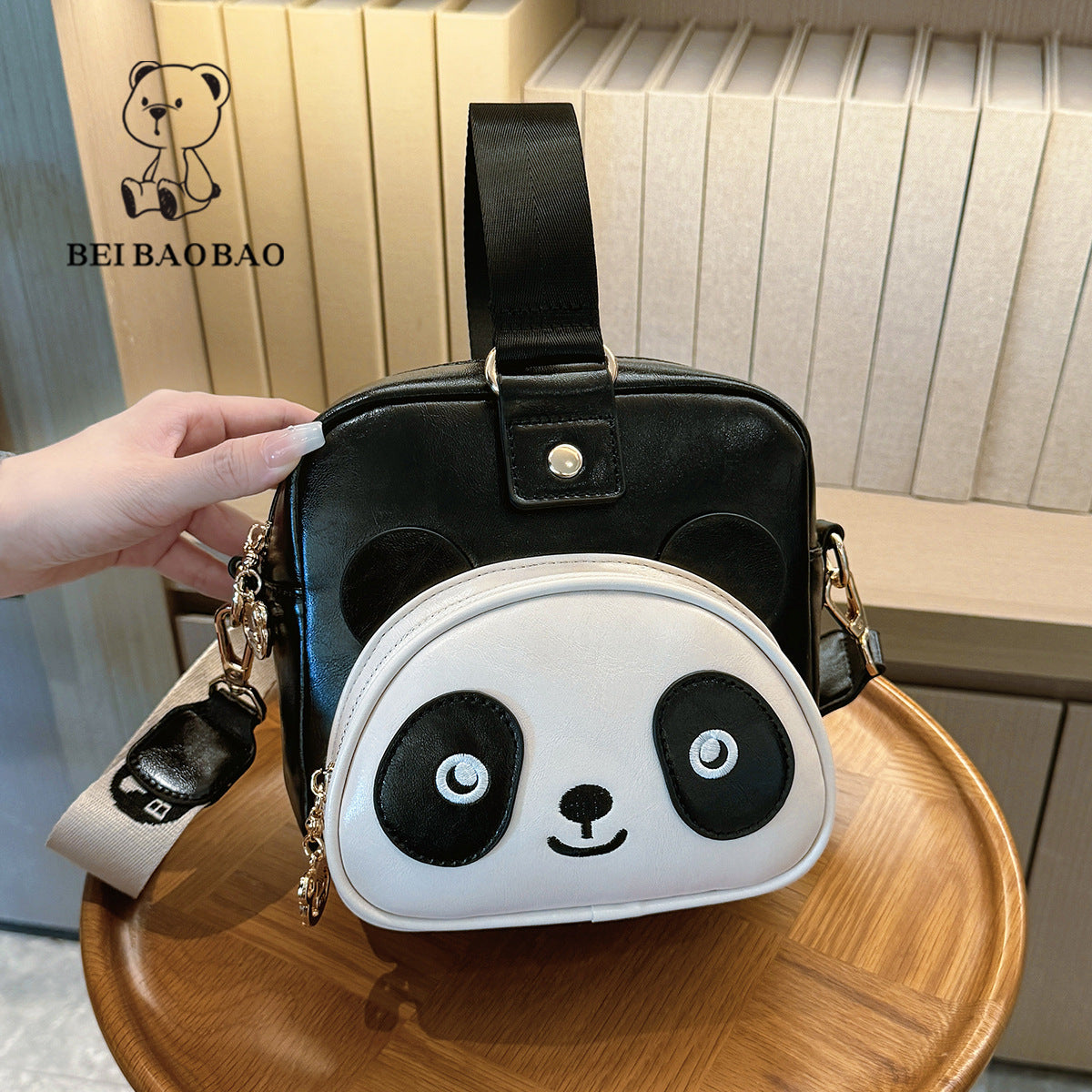 Classic Women's Source Simple Niche Retro Women's Messenger Bag