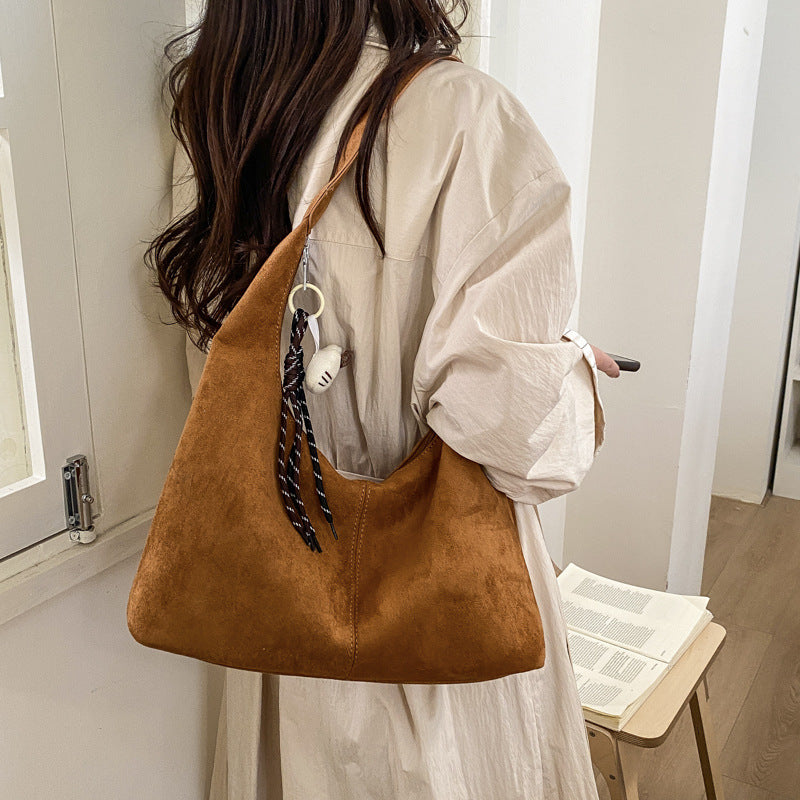 Women's Retro Fashion Frosted Large Capacity Western Style Good-looking Stylish Women's Shoulder Bag
