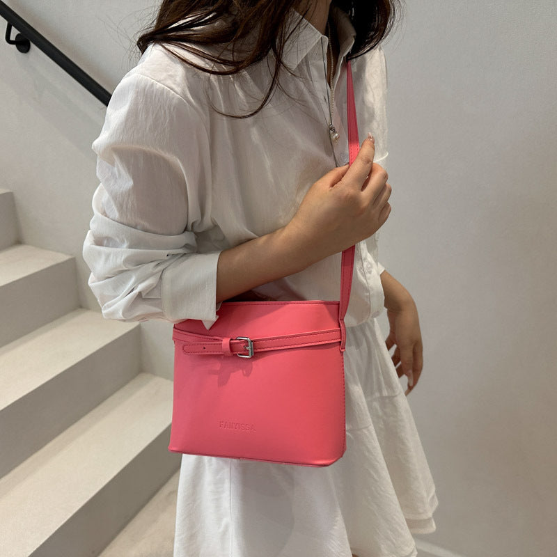Women's Simple Stylish Textured Now Popular Soft Surface Trendy Women's Shoulder Bag