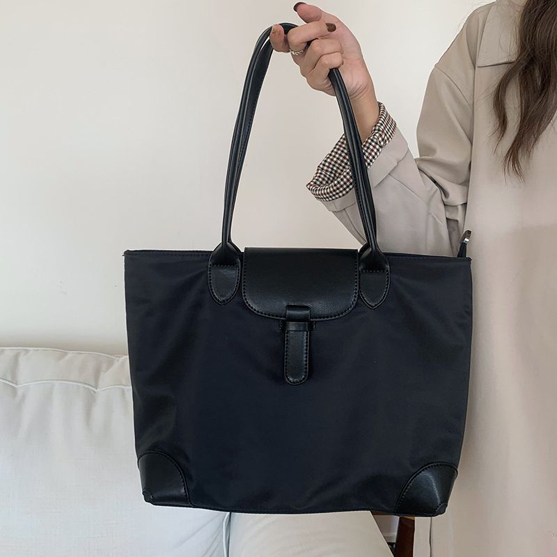 Women's Contrast Color Nylon Canvas Leisure Commute Women's Shoulder Bag