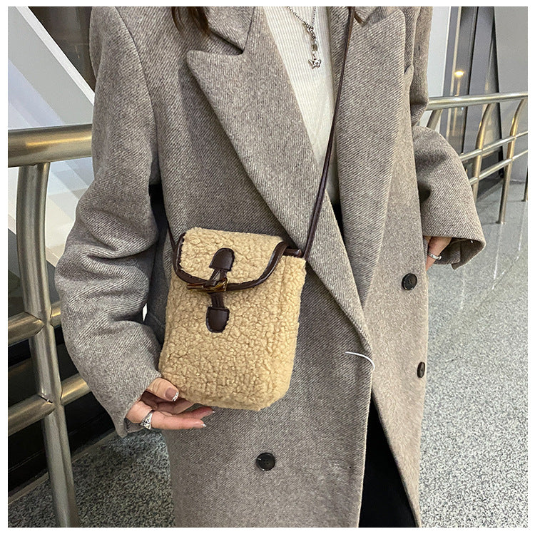 Women's Solid Color Fur Contrast Minimalist Retro Women's Shoulder Bag
