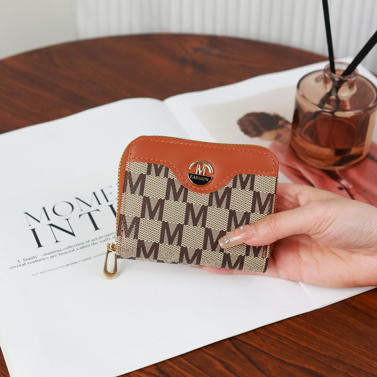 Casual Women's Short Zipper Simple Fashion Purses