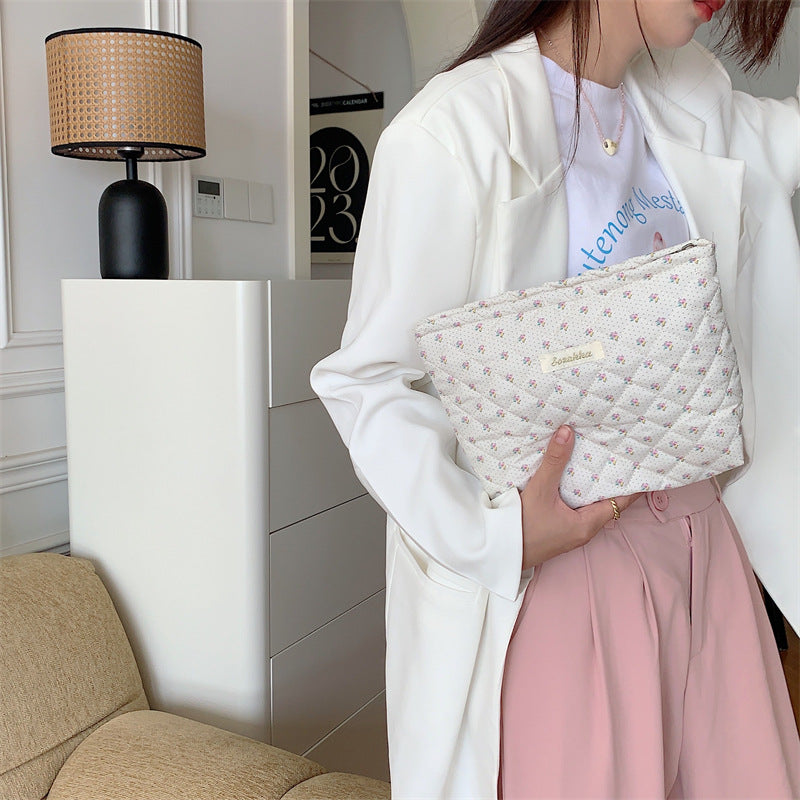 Women's Flower Bear Quilted Liner Clutch Portable Large Cosmetic Bags