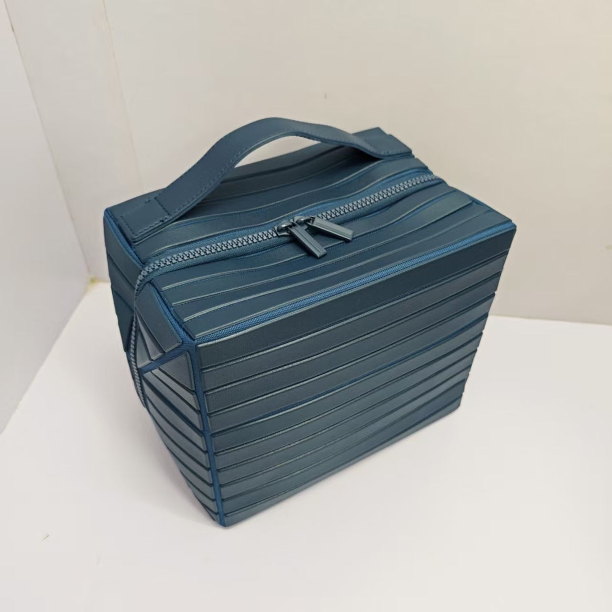 Partition Portable Outing Skin Care Cosmetics Storage Cosmetic Bags