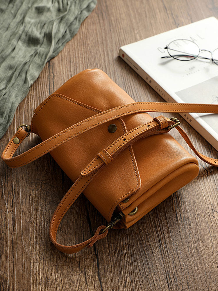 Women's Layer Cowhide Handmade Dye Penetration Waxing Leather Crossbody Bags