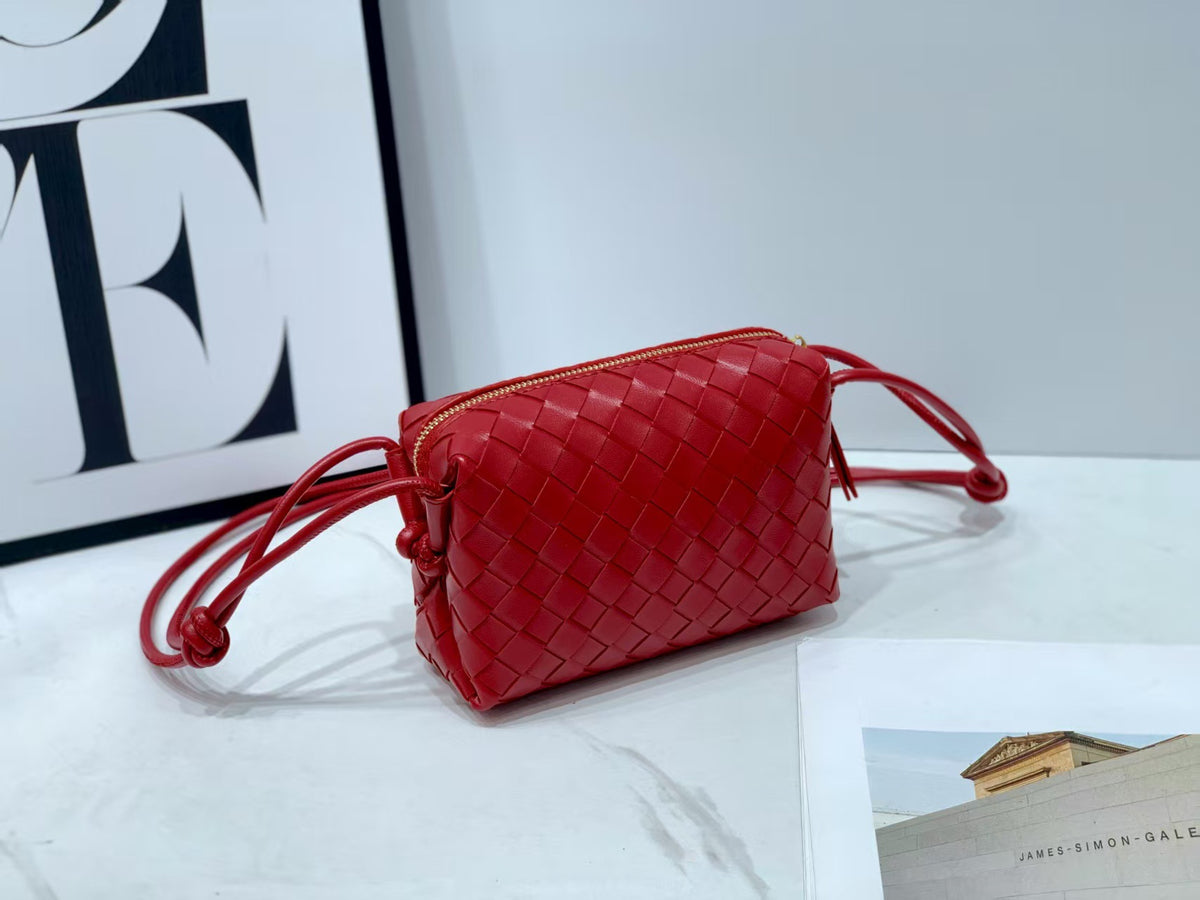 Women's Solid Color Handmade Woven Fashion Fashionable Shoulder Bags