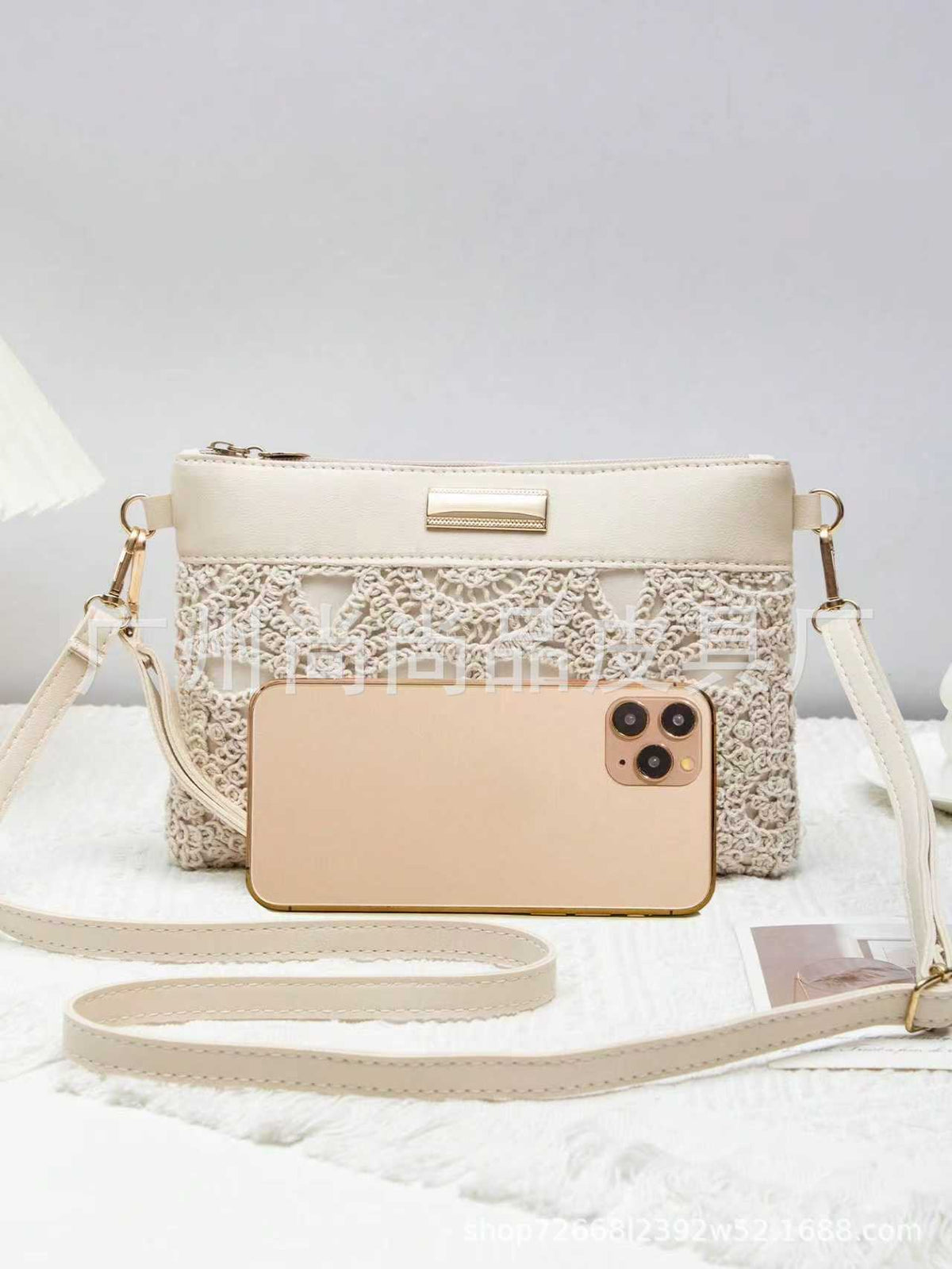 Flower Hand Holding Clutch One Light Luxury Daily Women's Messenger Bag