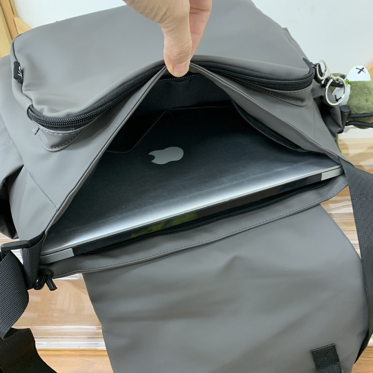 Women's & Men's Nylon Large Capacity Men's Bags