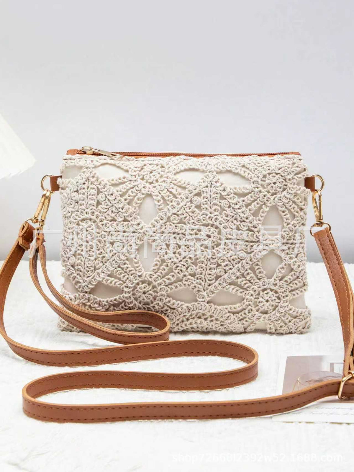 Flower Hand Holding Clutch One Light Luxury Daily Women's Messenger Bag