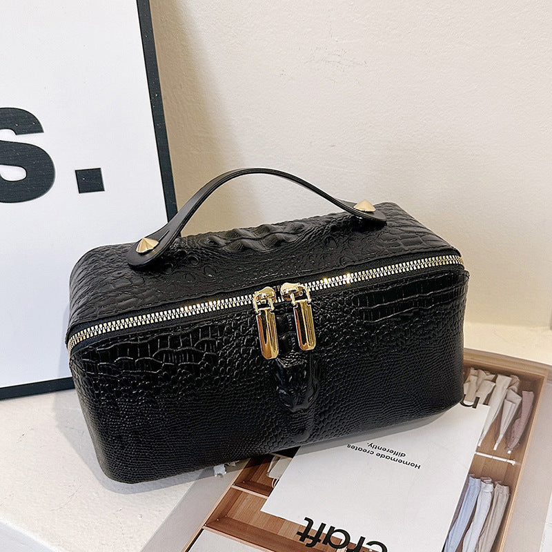 Large Capacity Wind Good-looking Cosmetics Storage Makeup Bag