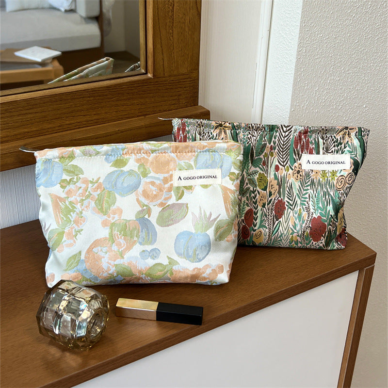 Elegant Artistic French Embossed Flower Simple Portable Mobile Walking Makeup Bag