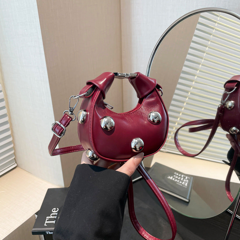 Women's Hot Style Rivet Simple Western Trend Women's Shoulder Bag