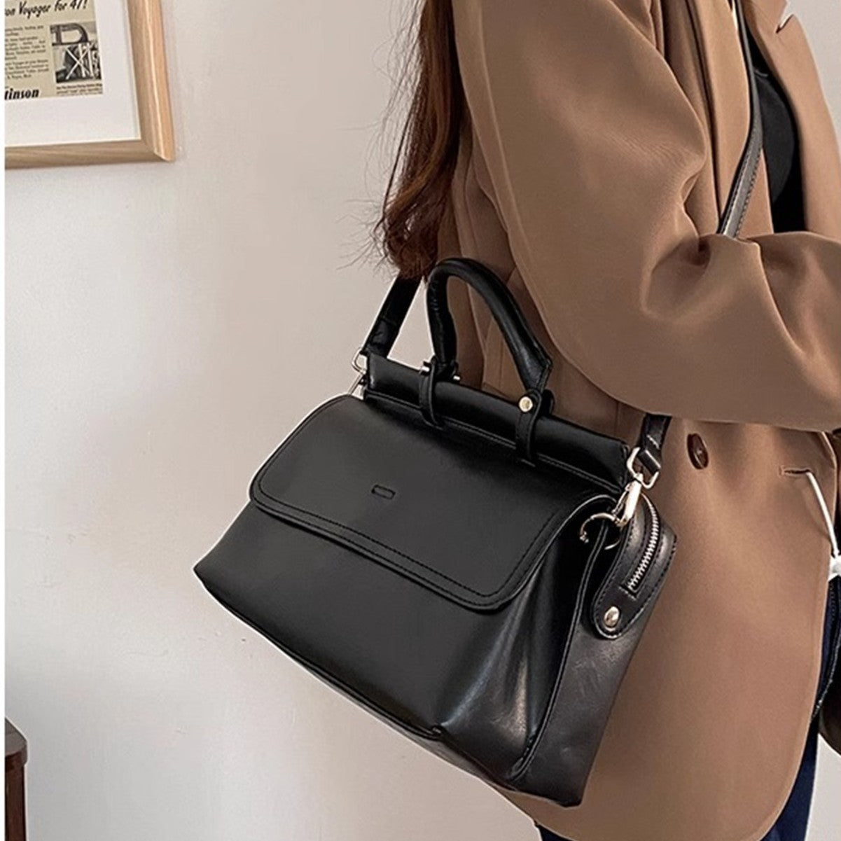 Women's Retro Commuter Large Capacity Textured Portable Shoulder Bags