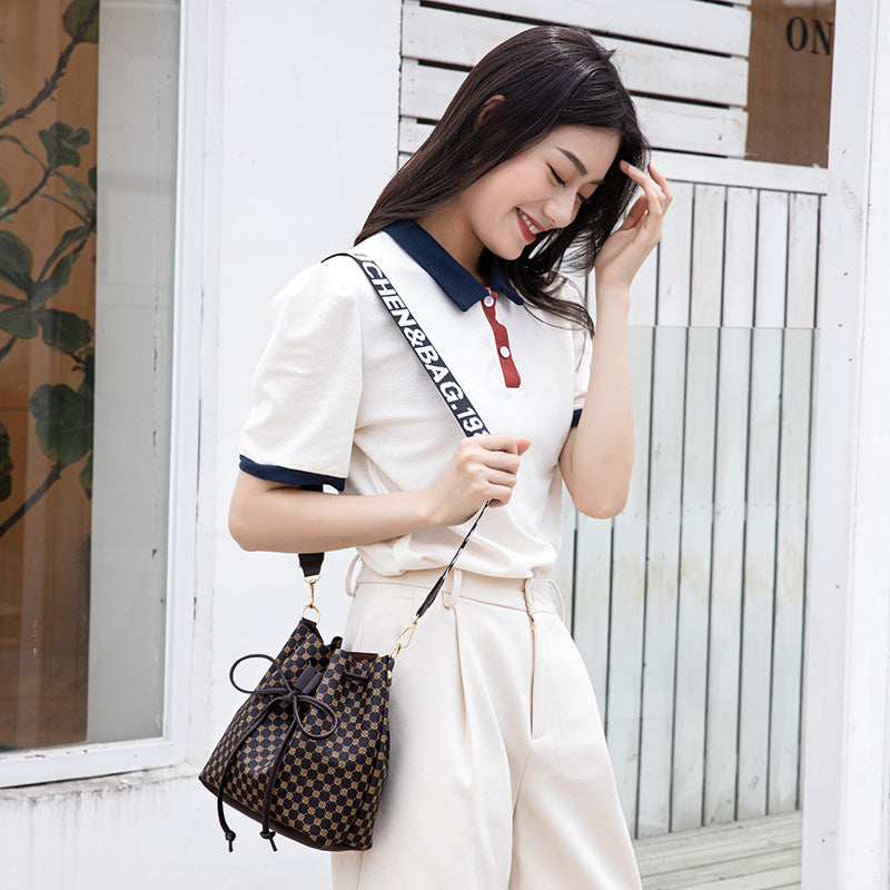 Women's High-grade Large Capacity Fashion Wide Strap Crossbody Bags