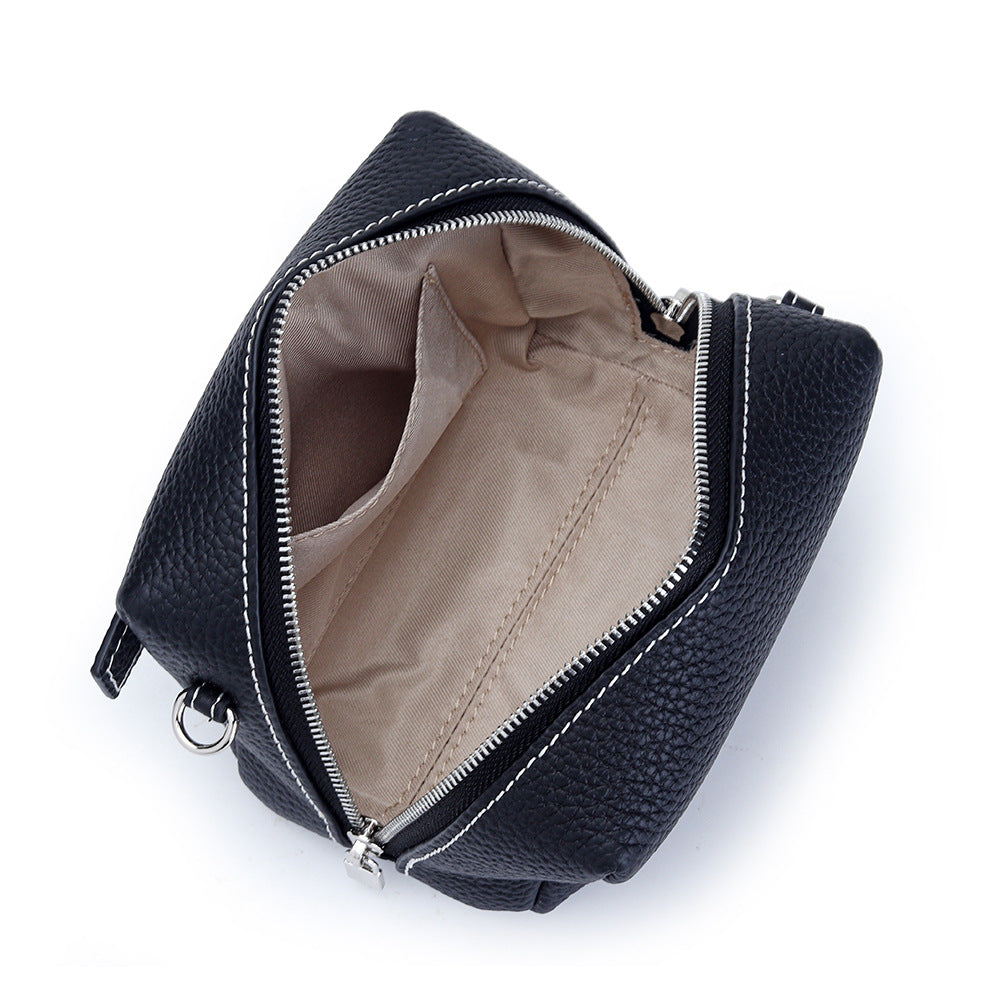Women's Chain Portable Leather Large Capacity Washing Bags