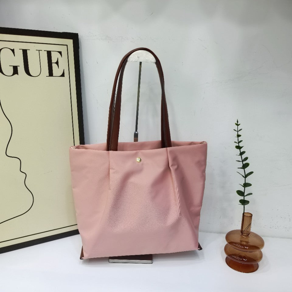 Beautiful Pretty Women's Nylon Waterproof Runaway Women's Shoulder Bag