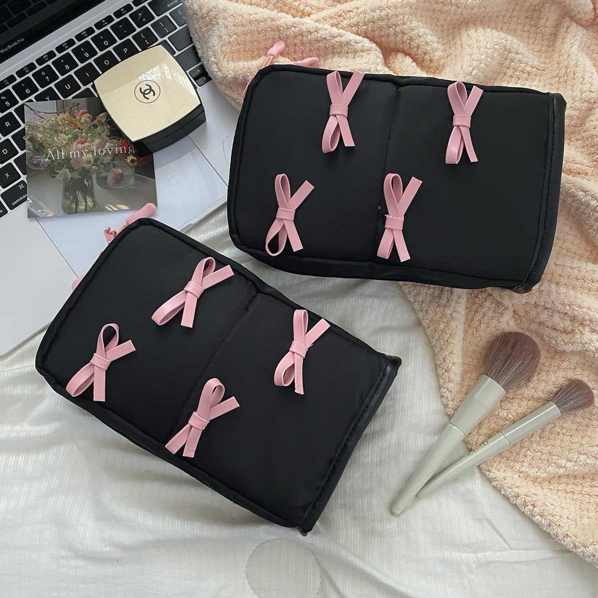 Bow Large Capacity Vertical Partition Layered Wash Skin Care Makeup Bag