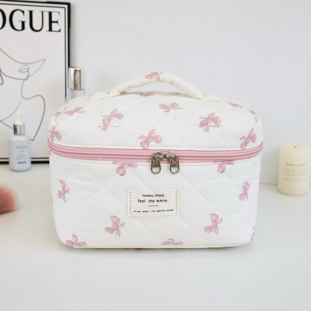 Direct Sale Portable Vertical Large Capacity Partition Storage Makeup Bag