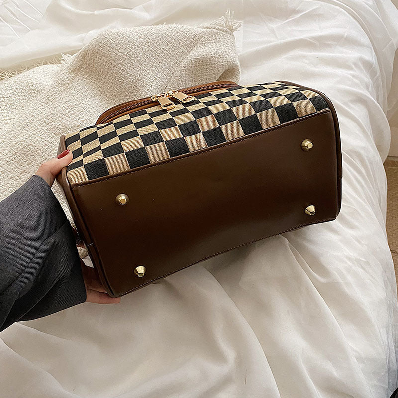 Portable And Simple Fashionable Capacity Solid Cosmetic Bags