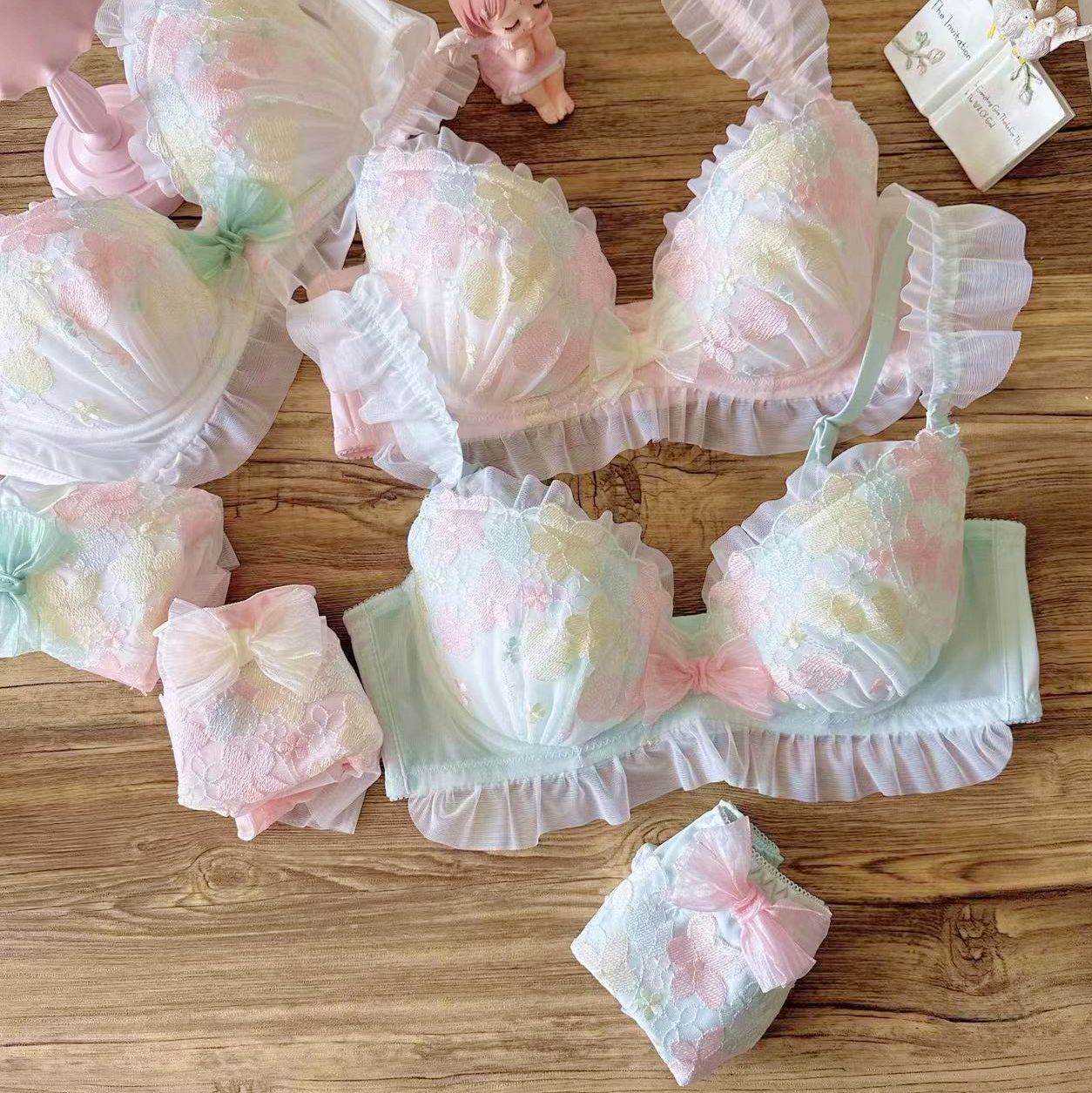 Super Beautiful Sunflower Embroidered Three-color Thin Cup College Lingerie Sets