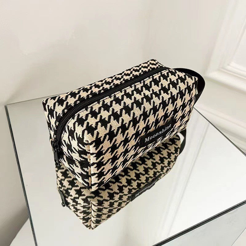 Niche Fashionable Toner Lotion Brush Portable Handbags