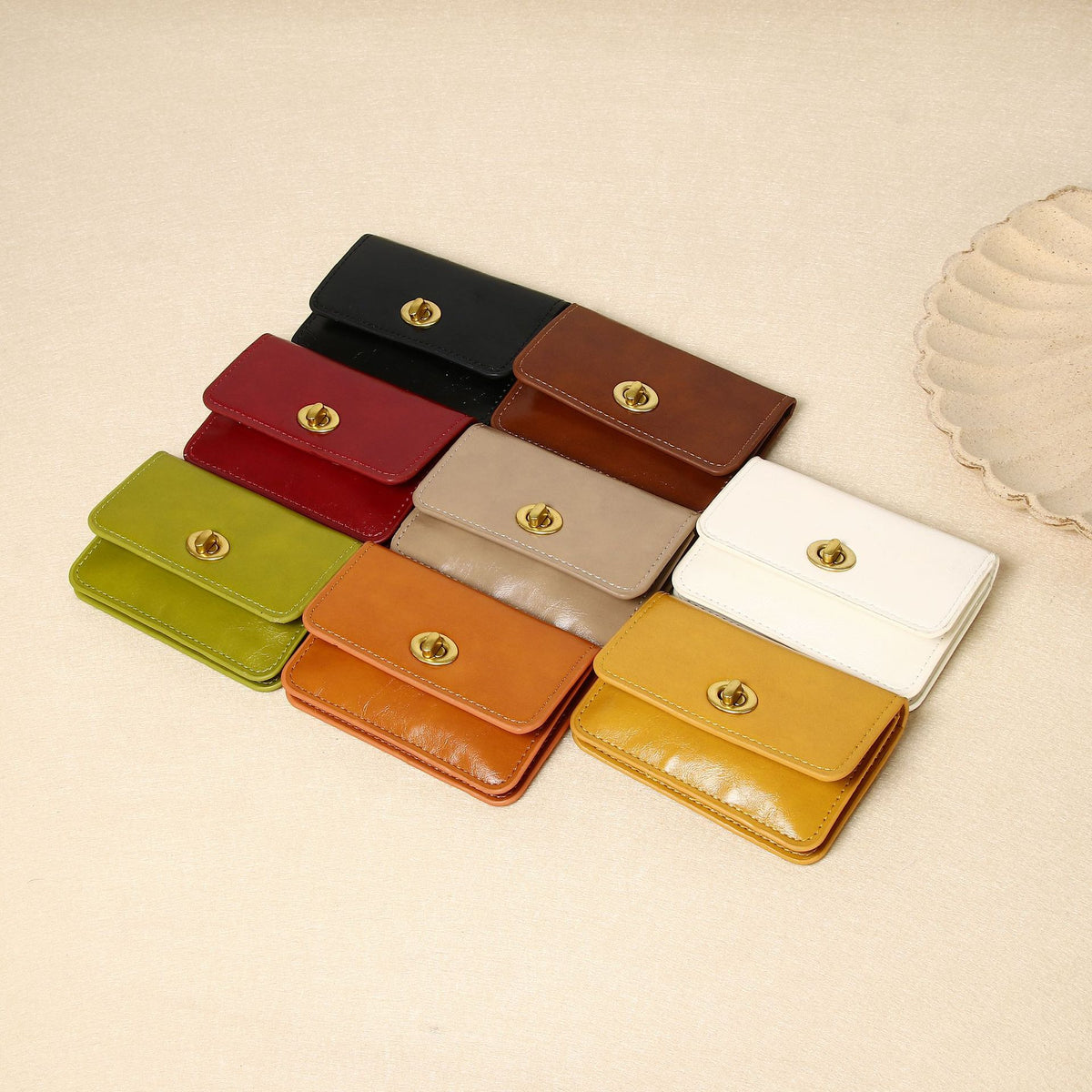 Women's Korean Style Simple Solid Color Retro High Lock