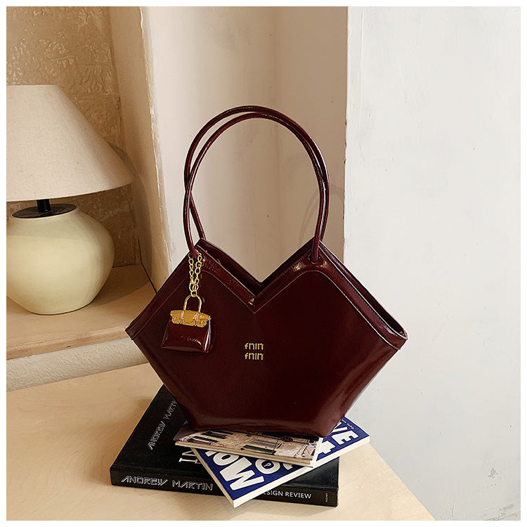 Women's Large Capacity Spring Commute Niche Fashionable Women's Shoulder Bag
