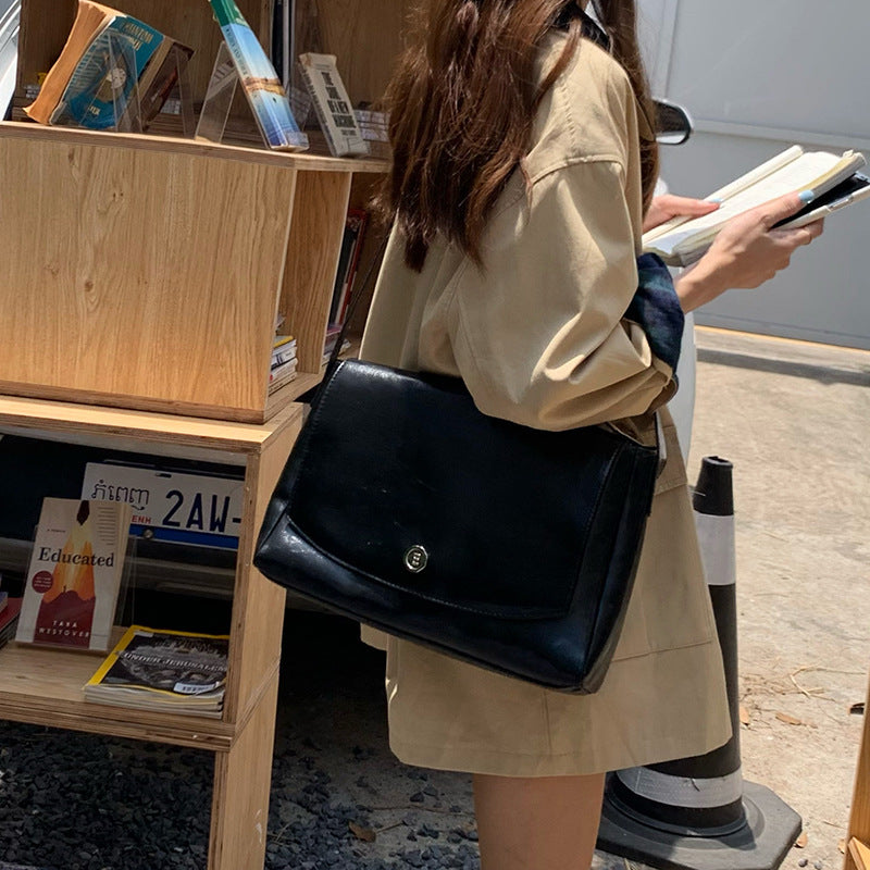 Women's Autumn Niche Design Retro Large Capacity Commuter Women's Shoulder Bag