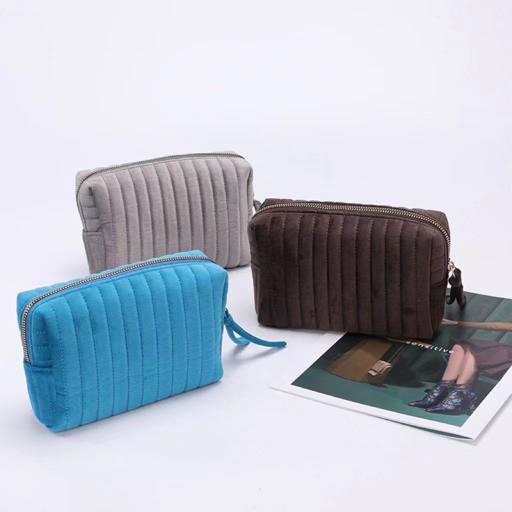 Quilted Exquisite Veet Flannel Filling High Cosmetic Bags